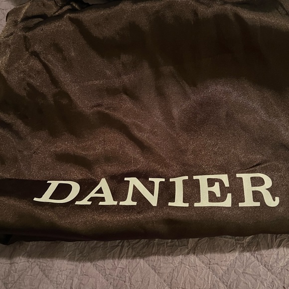 Danier crocodile leather shoulder bag - Picture 7 of 7